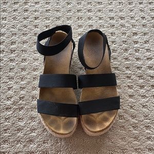 Steve Madden Sandal/Platform